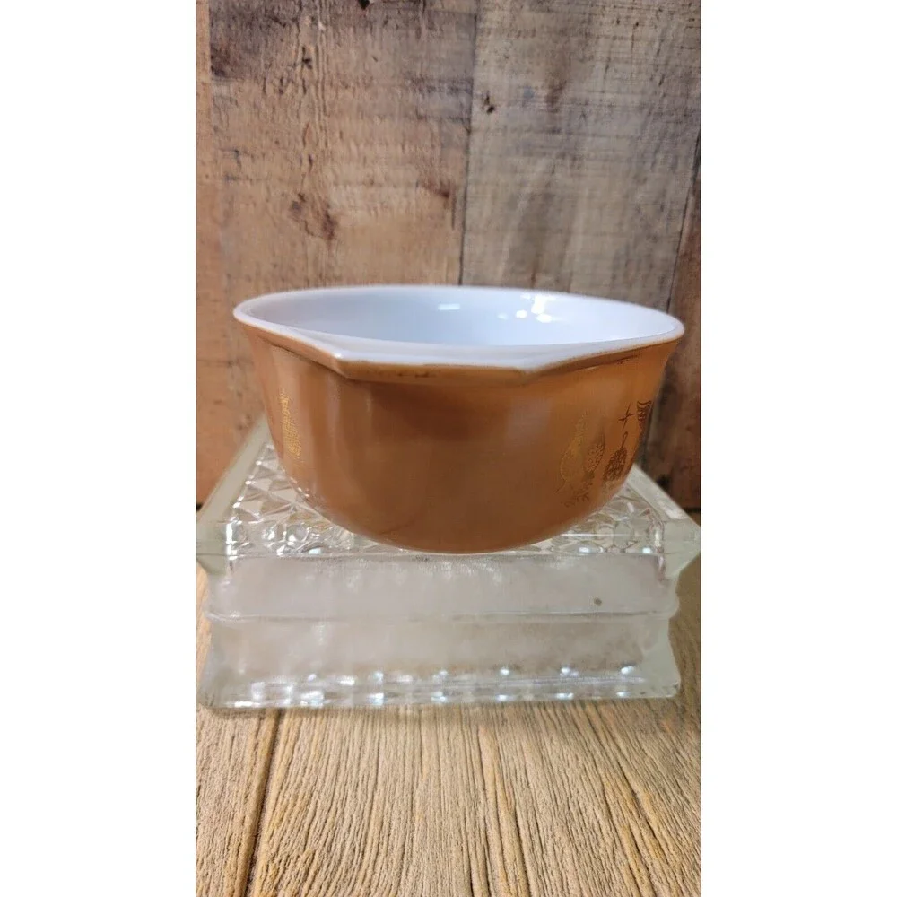 Vintage Pyrex 043 1-1/2 Qt Casserole Dish Brown Gold Americana with no lid
